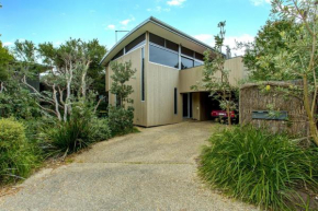 STYLISH HOLIDAY HOME OPPOSITE SURF